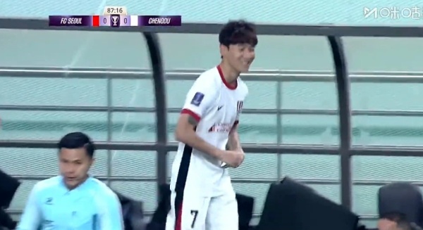 秦安配资 恼羞成怒？伤愈复出韦世豪一上场就制造冲突，亚冠对手怒了